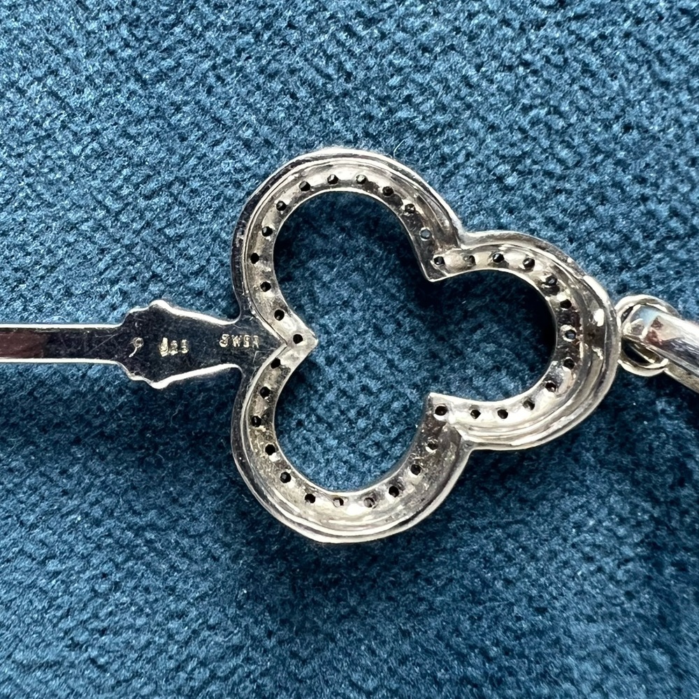 925 Sterling Silver and diamond key charm pendant - Picture 9 of 10